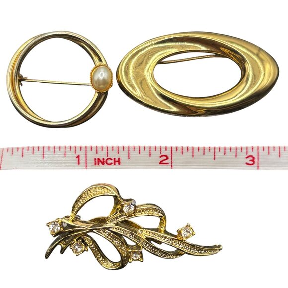 Designer Lot Brooches Napier, Gerry & Faux Pearl Round Pin Gold-Tone Vintage - Picture 4 of 12